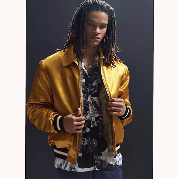 URBAN OUTFITTERS Men’s Fur Lined Bomber Jacket - Picture 3 of 8